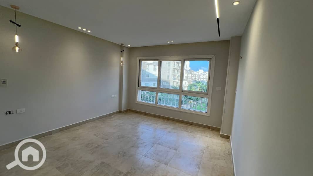 15 c5d94d0e-0a4f-4f55-b092-84024a3c4b5e. jpg