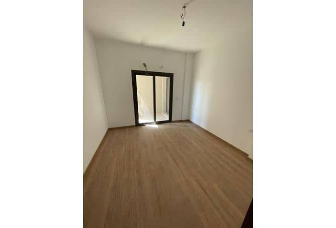 10 3830427-4eb16o. jpg