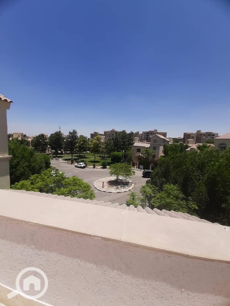 2 53cc21ff-aa15-4efd-92d8-f34ee95dbf44. jpg