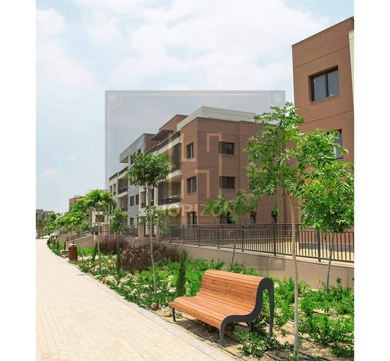 5 c5369a3ed629437cbdb9e1ad4032daee5-4Y. jpg