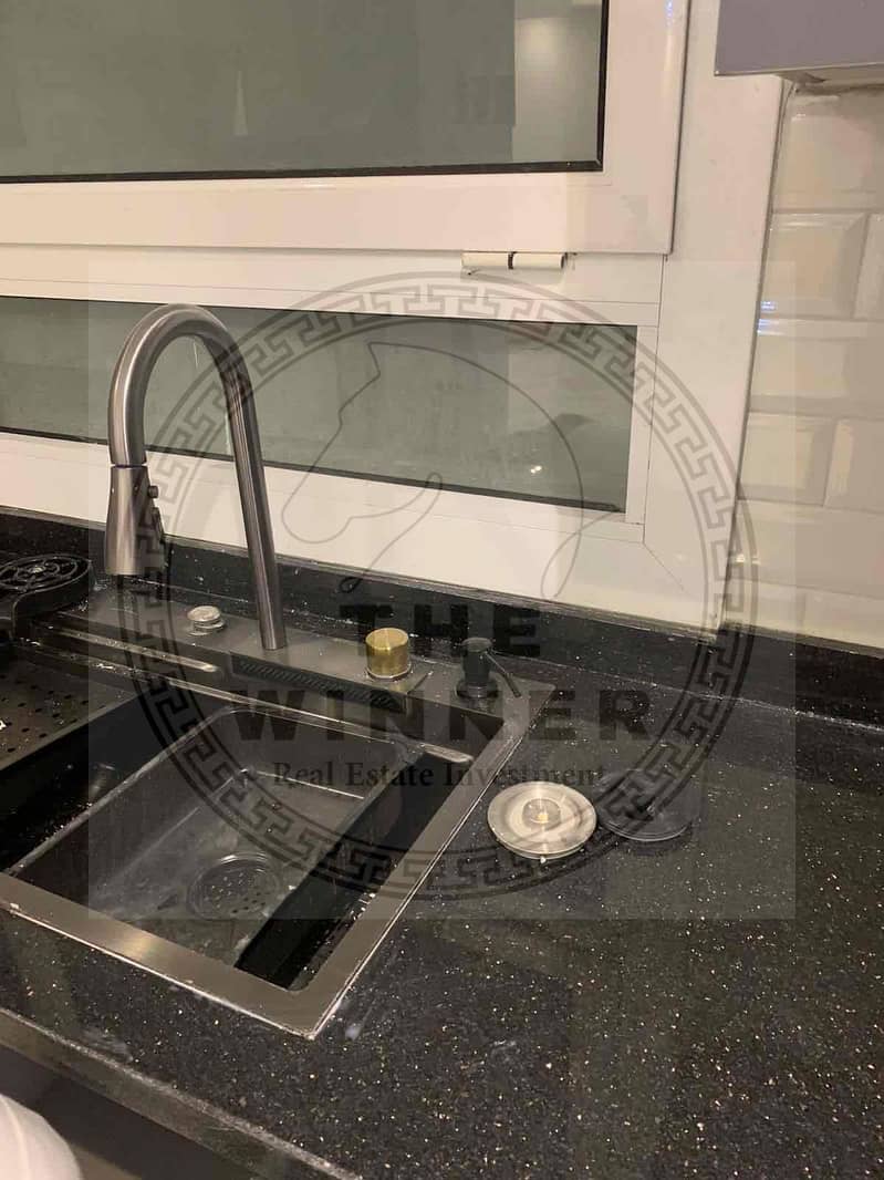 14 a7e203d9-8543-4050-b9b1-ace52a831f24. jpg