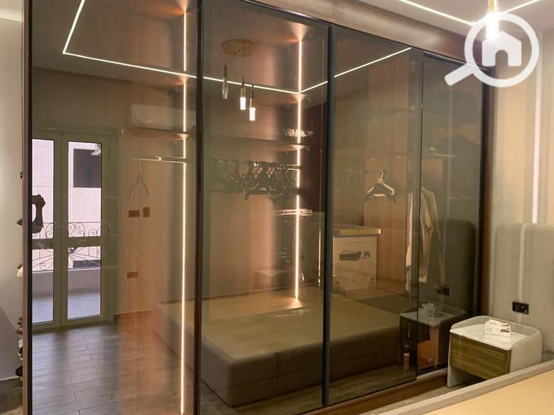 10 b2ed7d1f-d815-40ce-a291-c2a87e158ea3. jpg