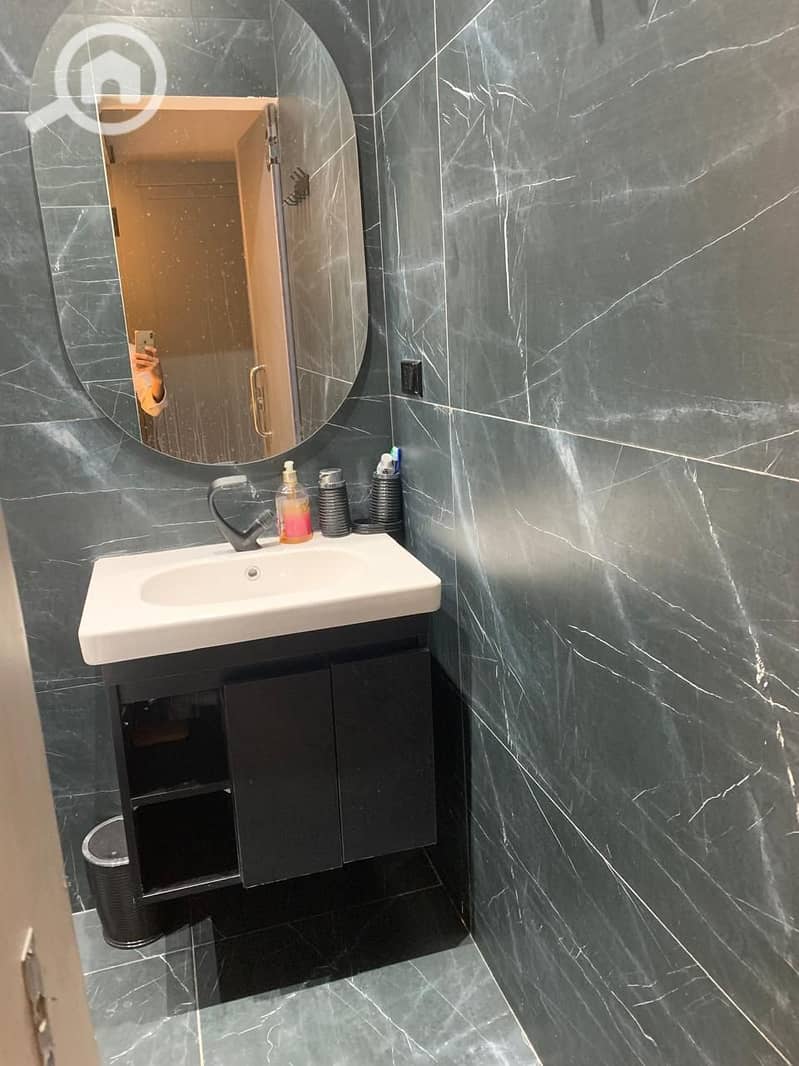 12 f22e3108-fe5c-450b-a42c-7039a3c18441. jpg