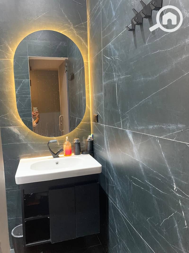 9 0476883b-6e40-447b-bd47-30f6ce810b5b. jpg