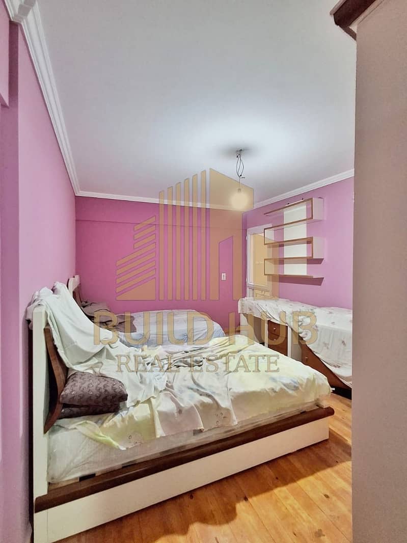 6 104077d5-d0e9-4a44-b4aa-99ff6a0e9b4e. jpeg