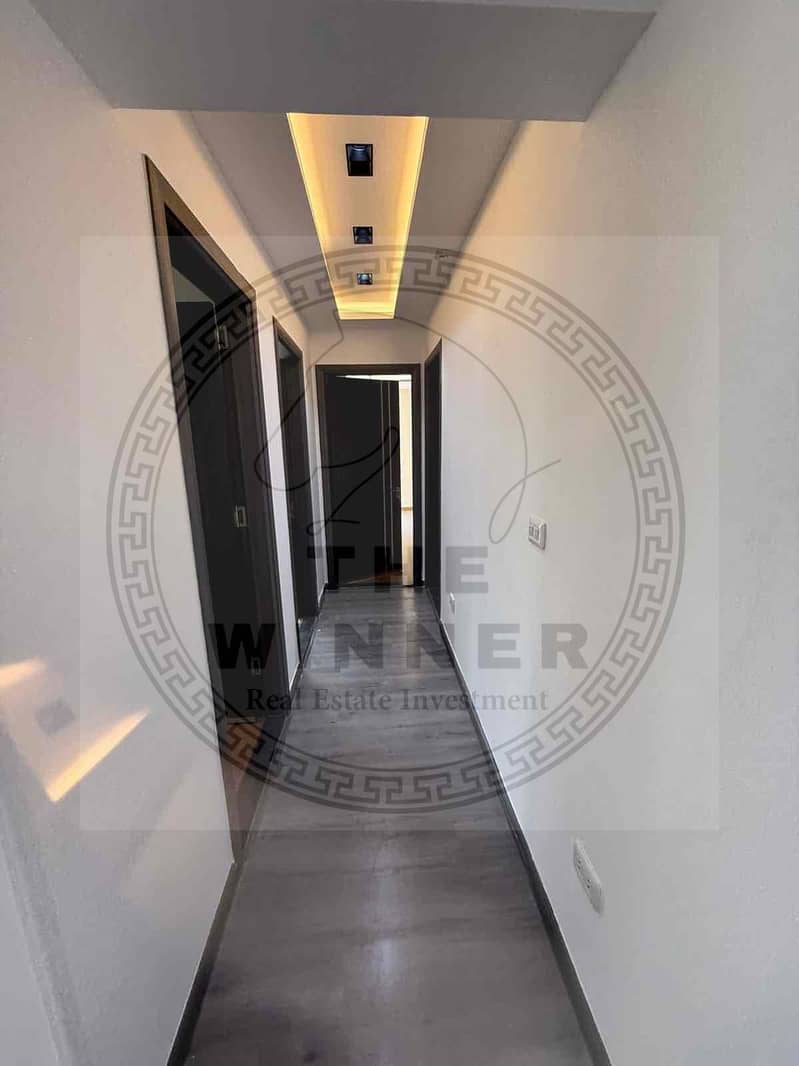 6 8acf5112-353b-42e0-8993-47a896edea49. jpg