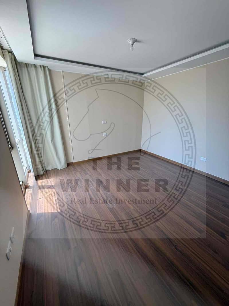 10 5782cf07-ebf0-4022-b090-a8c80cc2b917. jpg