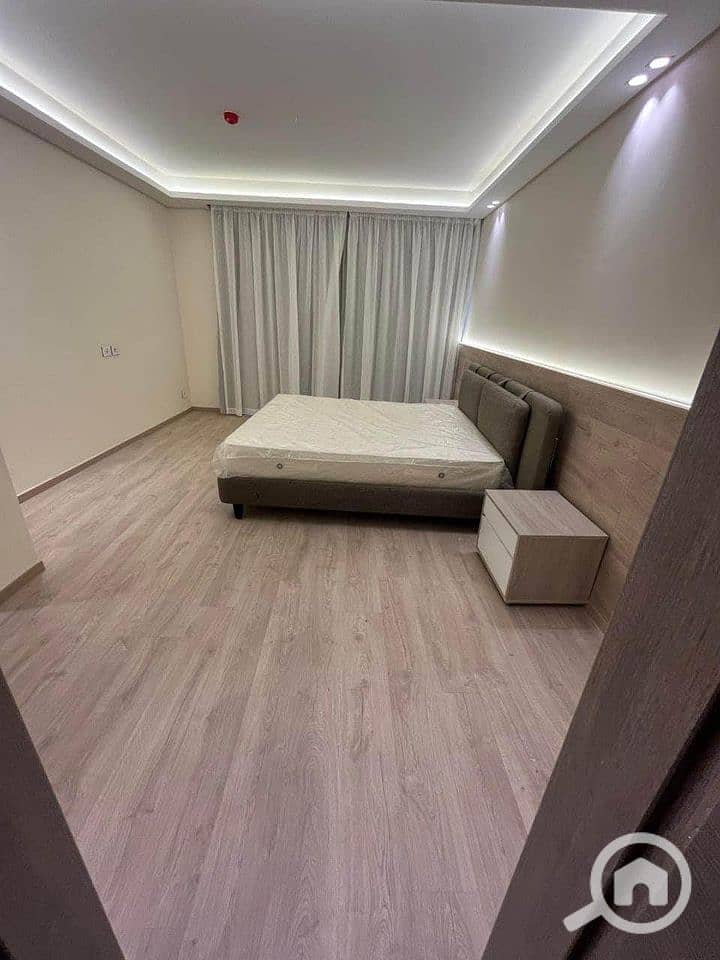 2 85ef1804-a3c6-4797-8b24-f637d2c2384d. jpg