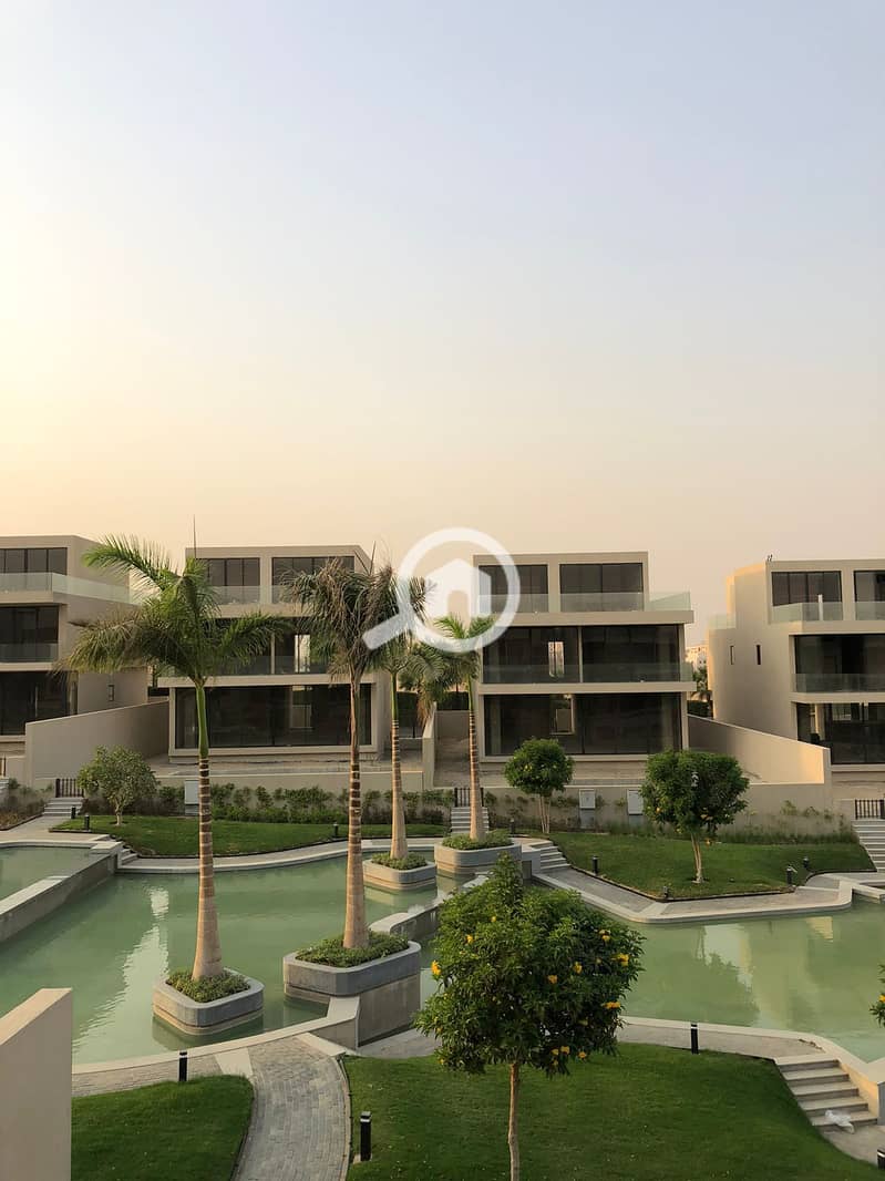 4 0de9bdd0-1f13-416f-9401-2c68cb0a8288. jpg