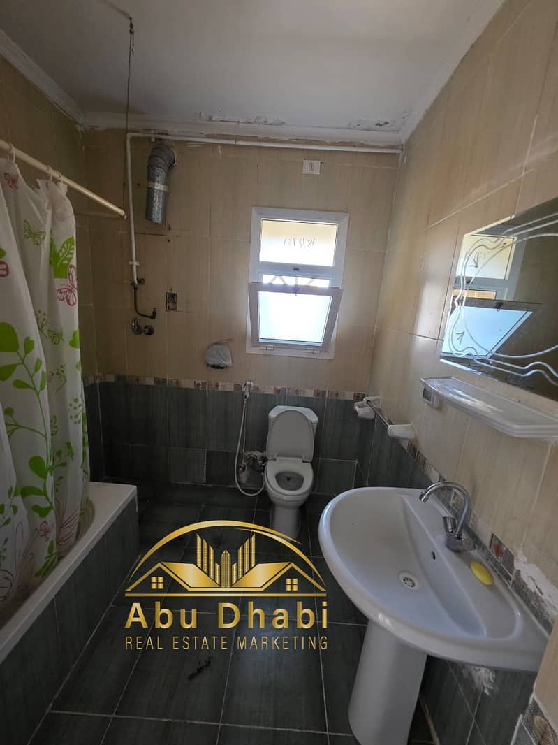 8 564800926_24525263937173189_4870011122496713333_n. jpg