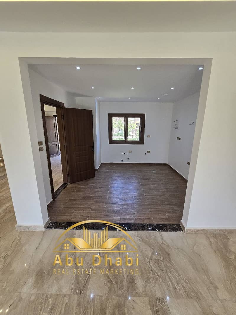 4 cb991558-3870-42ec-9d4d-92e35413c772. jpg