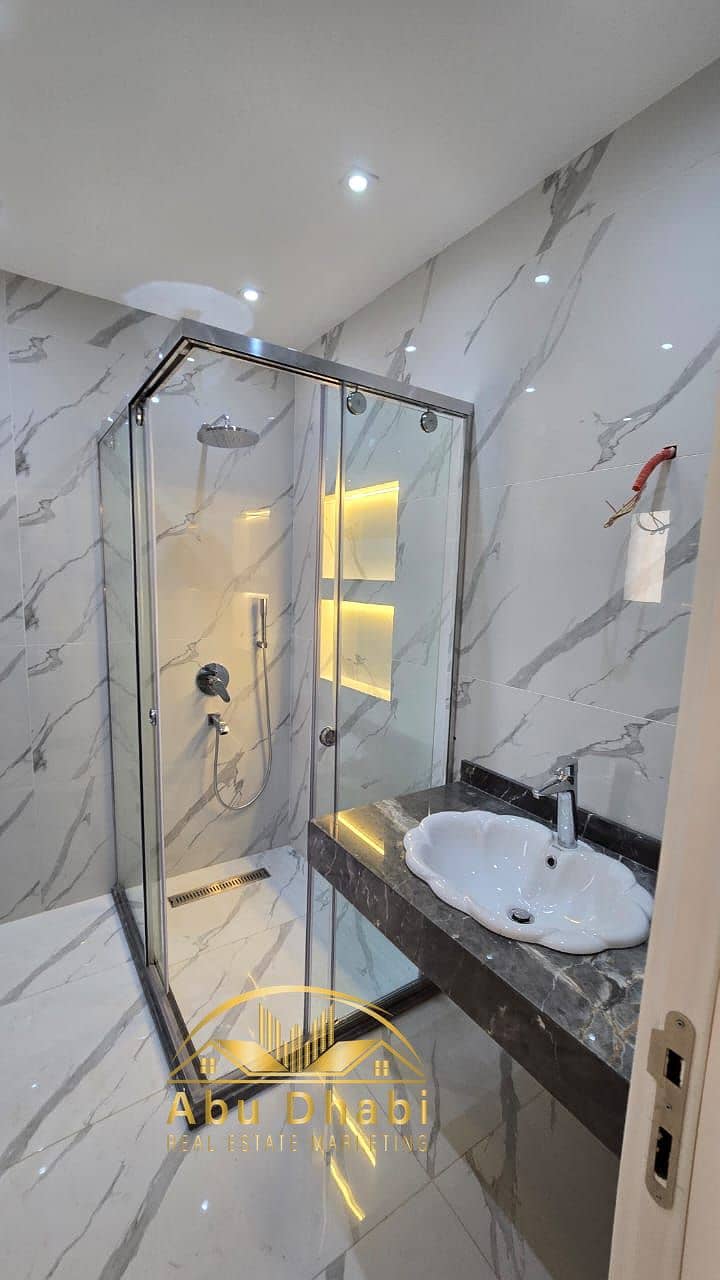 8 19f77ca3-b2d2-485c-aaf1-8c0e55c5bd3b. jpg