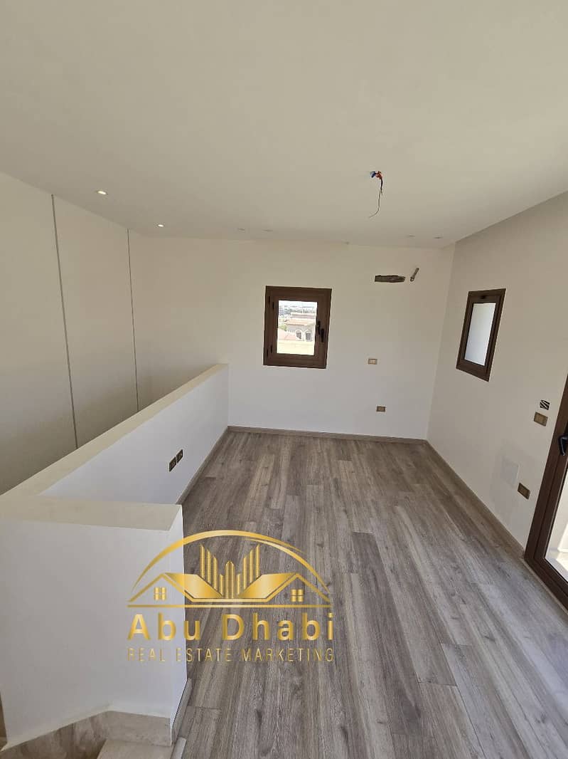 13 ed95f9f1-0631-423b-99f8-660a77c910f5. jpg