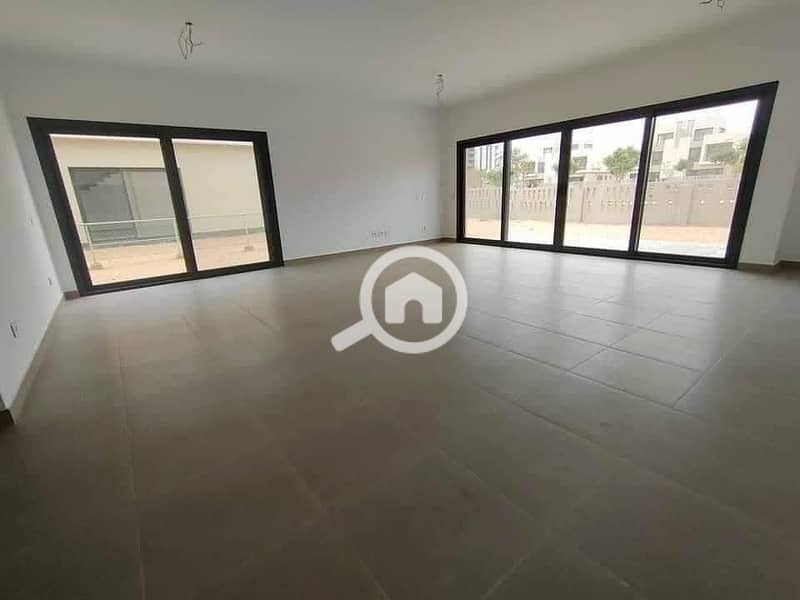 8 d2714aa7-681e-4be9-b333-5eb319ec3306. jpg