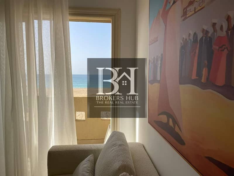 15 e27e868a-b42c-4354-8892-98a596b57e86. jpeg