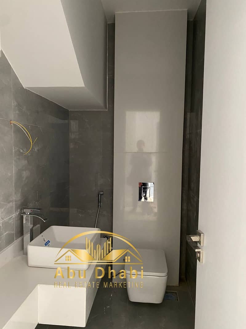 6 f1df6974-8e8c-450f-8c58-da60472c1018. jpg