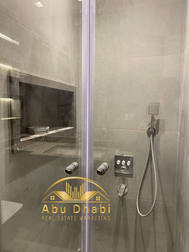 11 c072fc28-86a6-4eeb-bec8-e9189bdf72fd. jpg