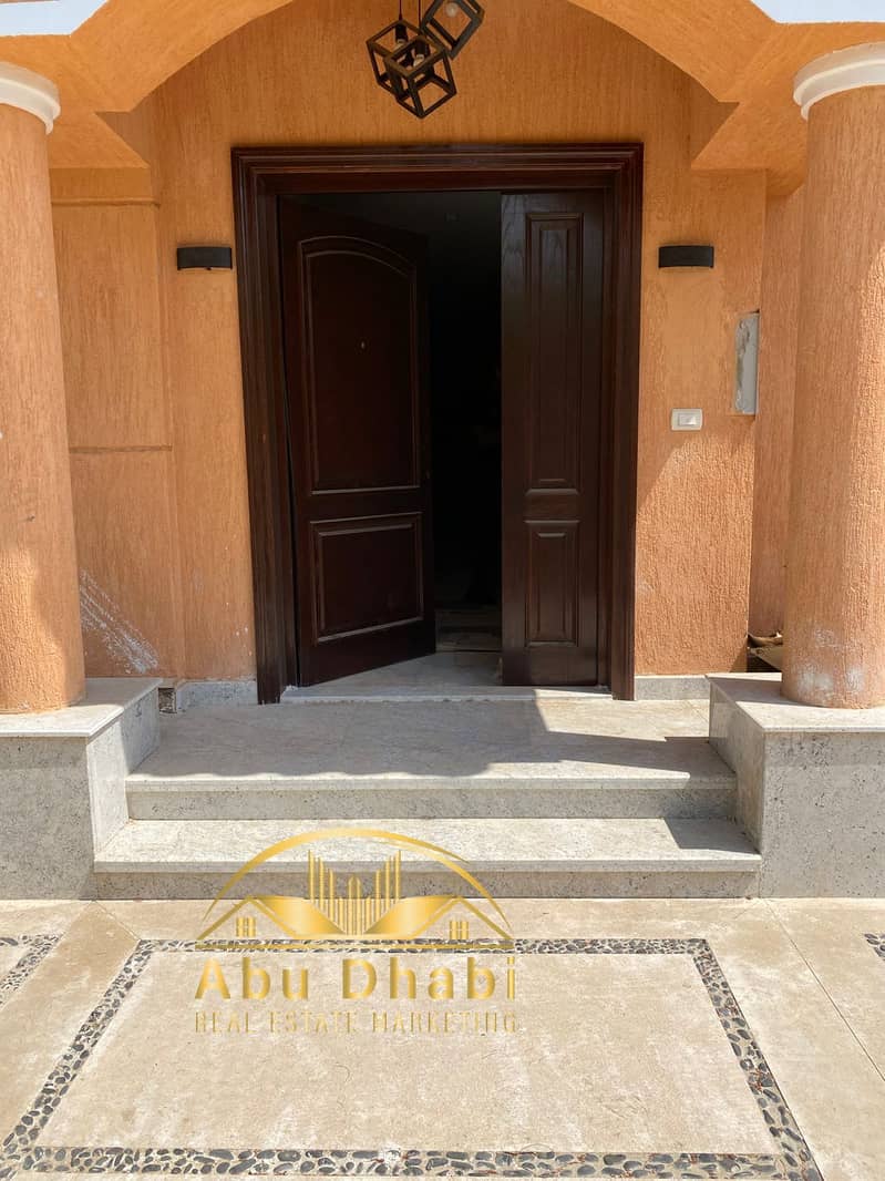 18 ad9687e5-83f1-4899-b7f9-d83685ac1871. jpg