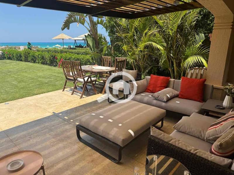 14 d7a3068e-7c3b-474c-8b93-164f776aef48. jpg