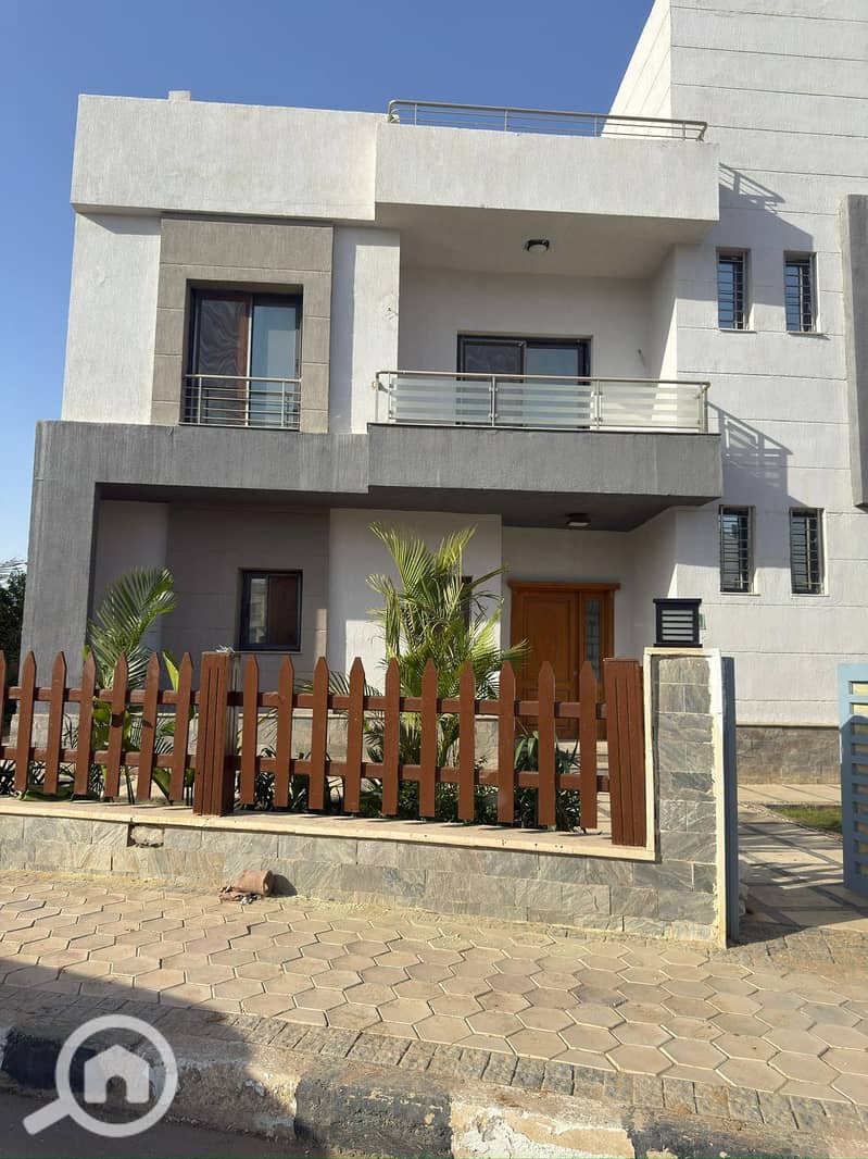 2 WhatsApp Image 2025-11-04 at 13.55. 30_8f61ca4a. jpg