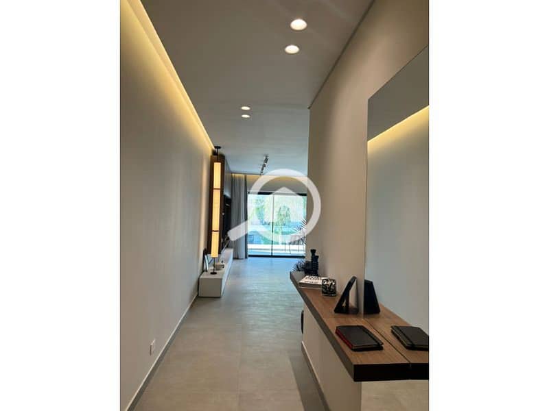 5 78d1cfde-97e6-41a8-bb7f-d57a7645e1f9. jpg