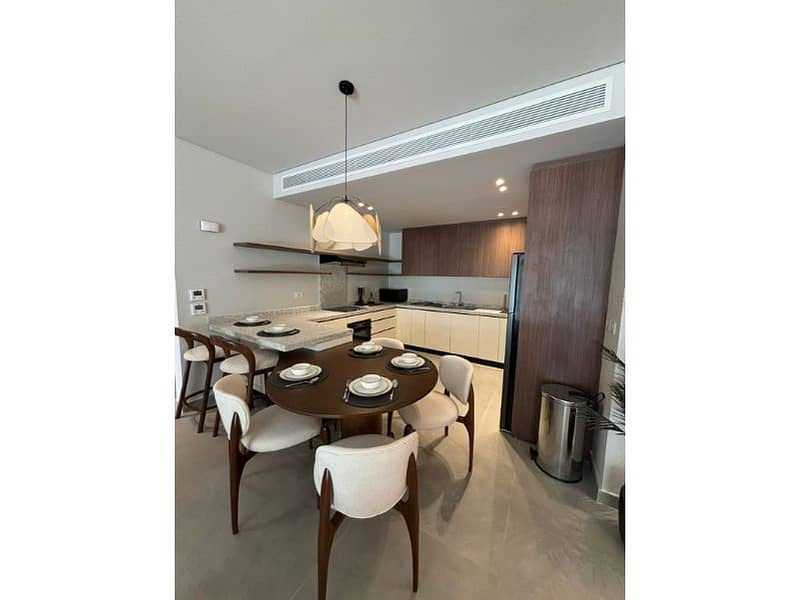 9 71d7b8ad-a63f-4612-9d59-f3ef0919a393. jpg