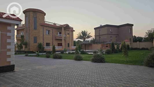 6 Bedroom Villa for Sale in Sheikh Zayed, Giza - 321608. jpg