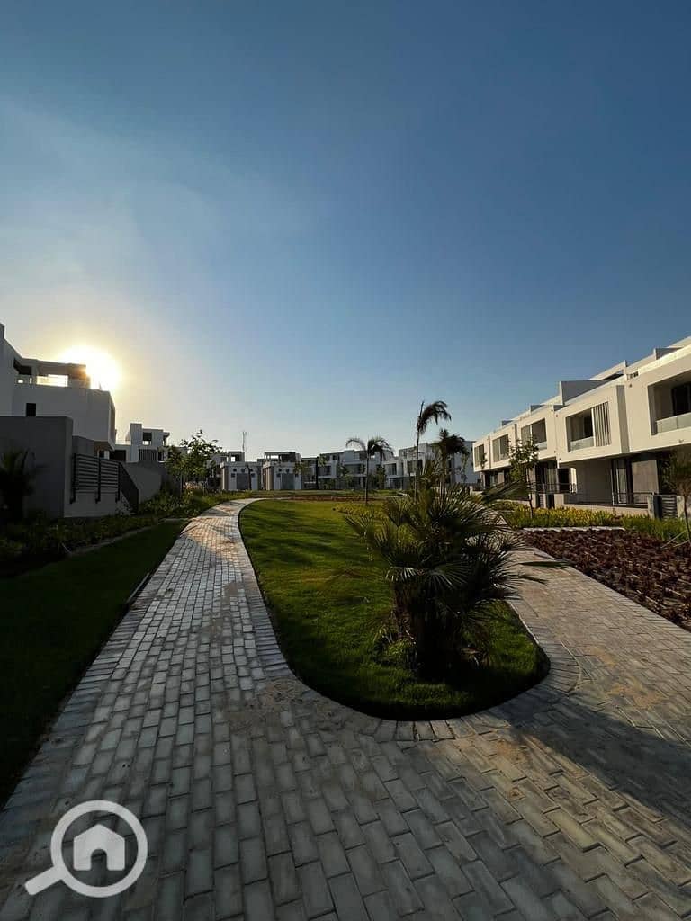 8 c057eb26-31cf-427a-bcf3-cf3309db1839. jpeg