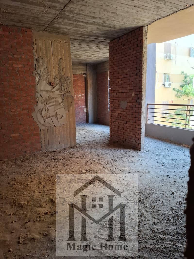 5 bcdf8565-e19b-4408-83bc-7ffd029ed5b0. jpg