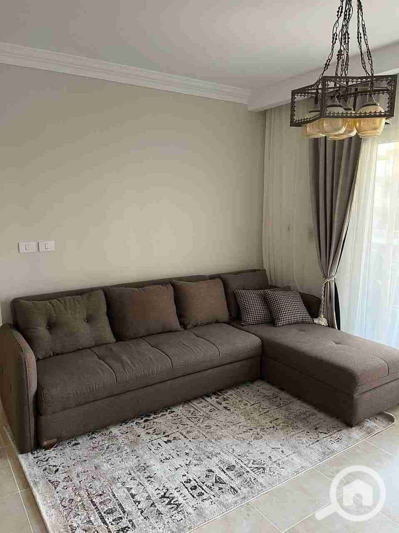 1000525952. jpg 1000525952. jpg