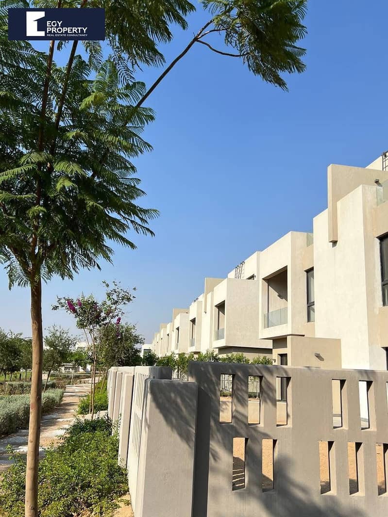 8 2fff490f-e4e6-4abd-a2b9-f78c47e3e63f. jpg