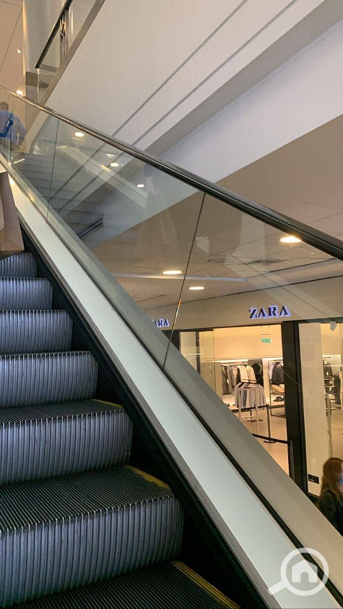 8 33759248-76b1-4a36-bb44-76c7370df855. jpg