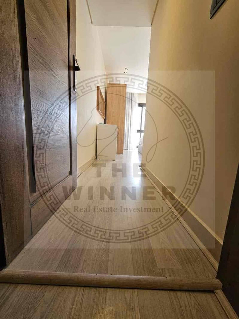 15 9f1b258f-64b4-4e02-b3a0-90864dfc224f. jpg