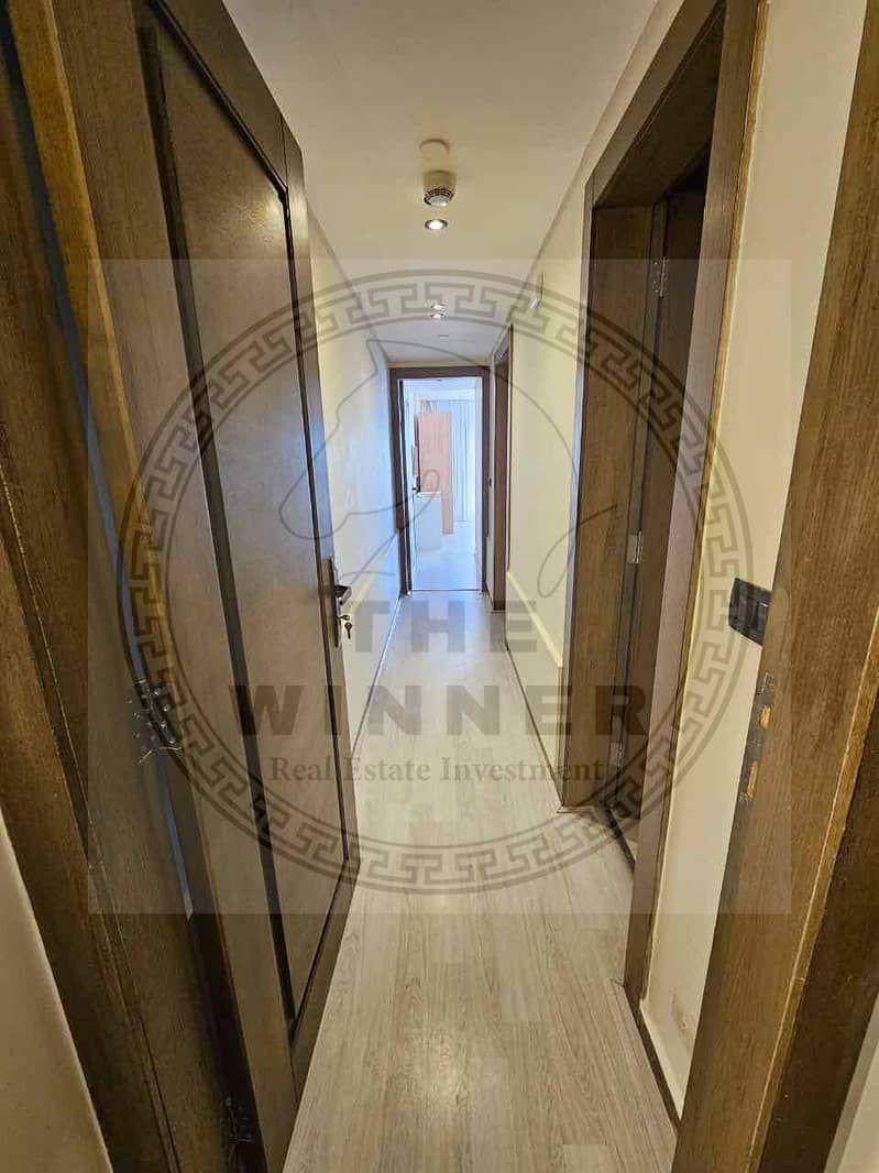 27 36fdbd6f-054c-4bb7-9e8b-cb9d3a6bf676. jpg