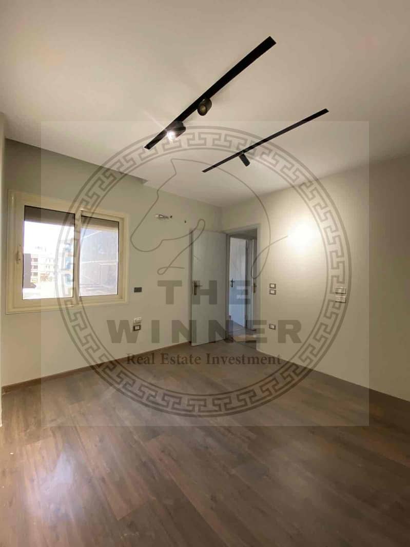 9 060b46ee-0ad4-45e0-b76f-a42641ee29b7. jpg