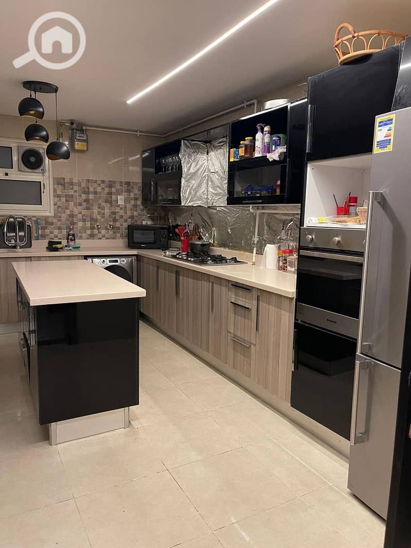 4 373cbaaf-c1ec-4c35-b119-97300da6b36a. jpeg