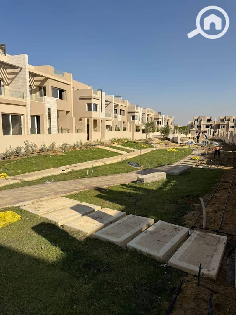 6 fc5c0bfd-8036-4b79-a06e-8a0bb260d77f. jpg