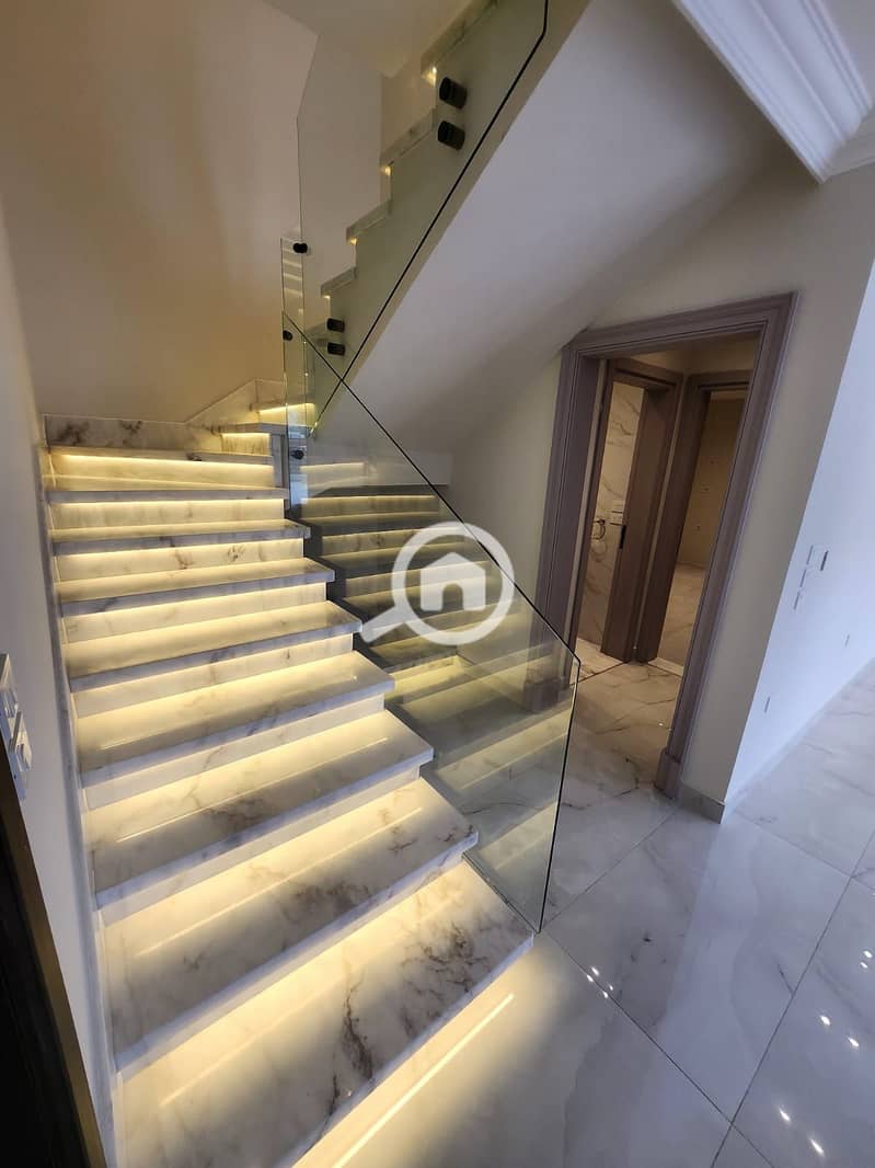 2 f0edffd9-2aba-4a1b-a8df-75241377db49. jpeg