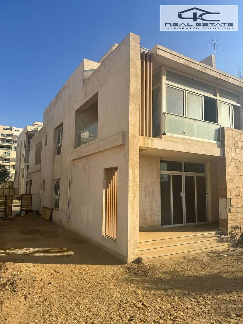 4 WhatsApp Image 2025-10-23 at 08.47. 14. jpg