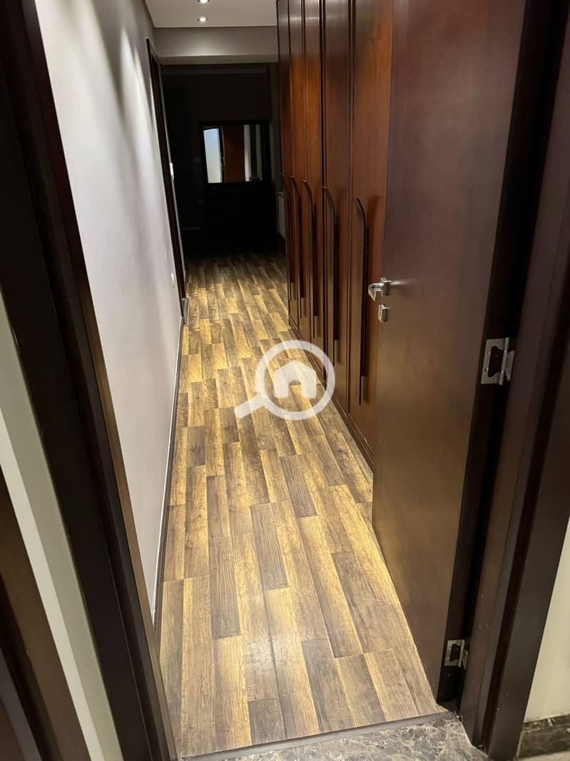 4 8ef90ecd-3e7e-49c8-ab40-084ad5596d5a. jpeg