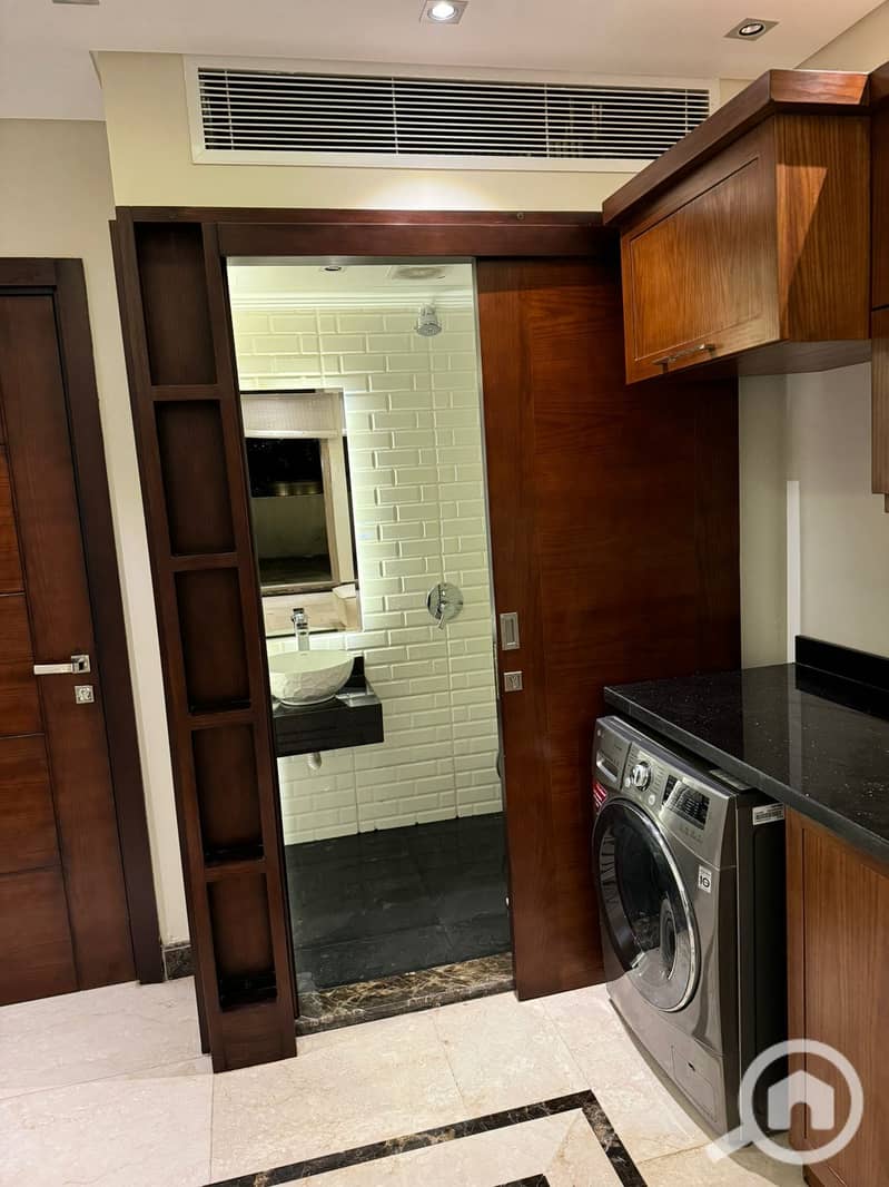 10 232fde43-88e5-411b-93bd-133aa9dda001. jpeg