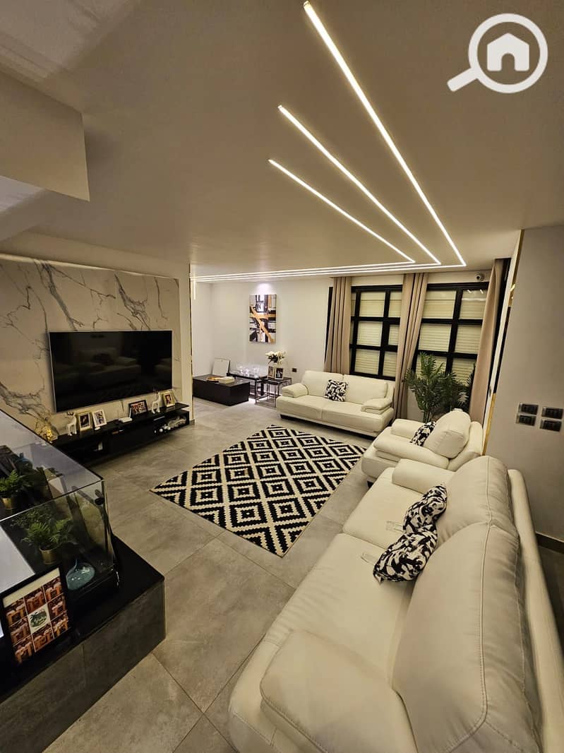 3 56b5a2ee-0c34-4a32-9e1c-ea73e9e7fed6. jpeg