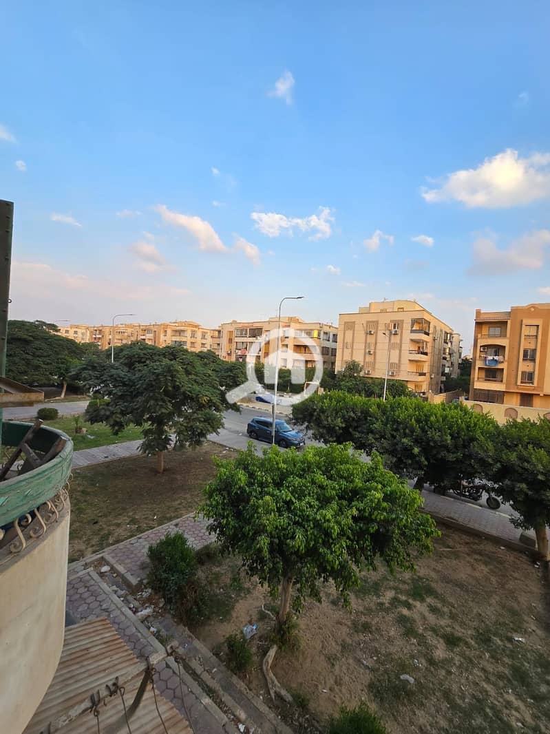 2 WhatsApp Image 2025-10-15 at 09.58. 13 (2). jpeg