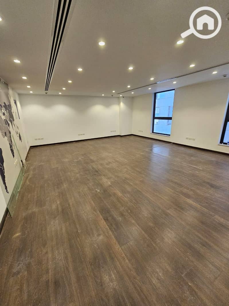 3 WhatsApp Image 2025-11-04 at 11.27. 44 PM. jpeg