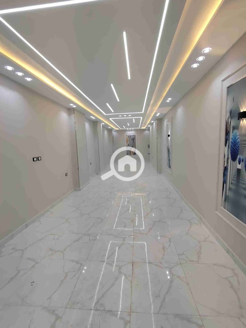 1000422318. jpg 1000422318. jpg