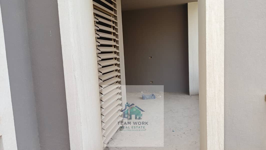 4 3329fc3c-9e1d-4b93-8cbc-544301764180. jpg