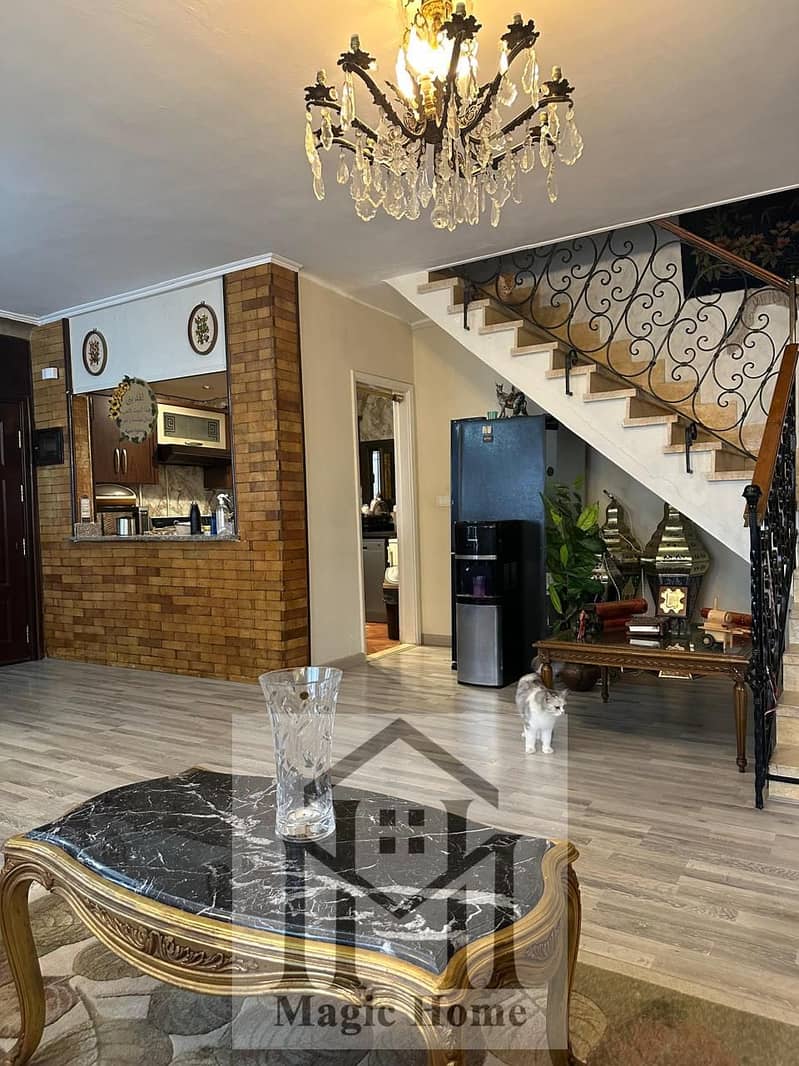 10 fefb799f-51b2-4718-ba1e-f6d48cbb5ce3. jpg