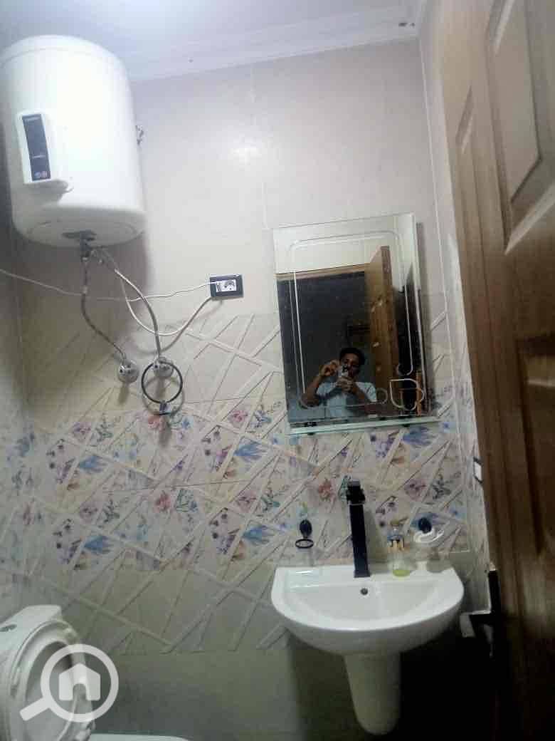 5 4f18f592-0fbf-4f5a-b742-7e70d5f799e2. jpg