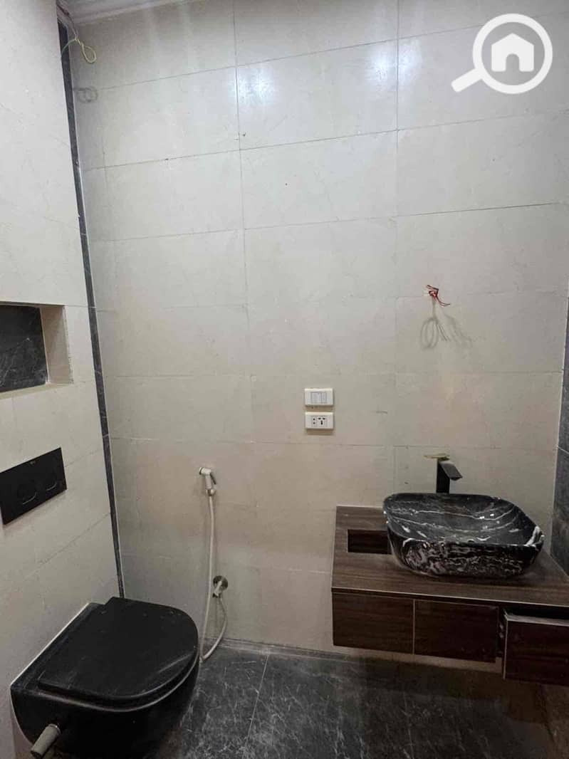 6 2b28687e-9c76-43f5-a7ff-315ac17a131b. jpg