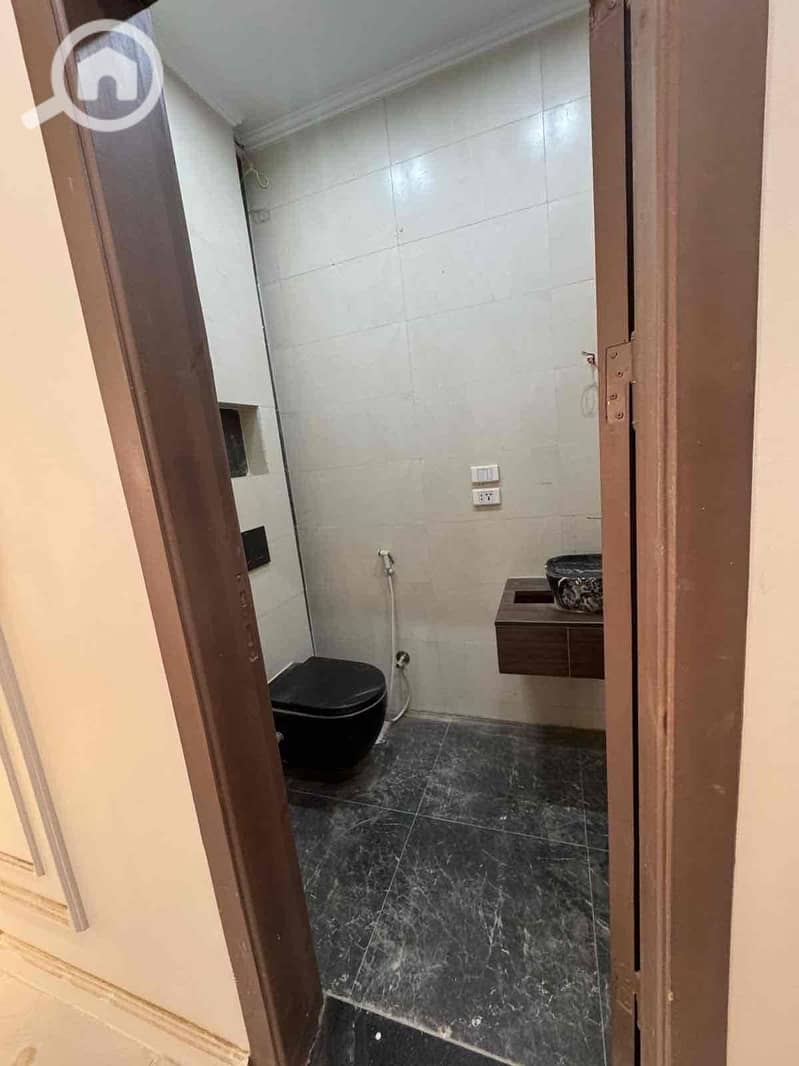 7 b2817717-97a6-447d-9115-a8773e3d55f8. jpg